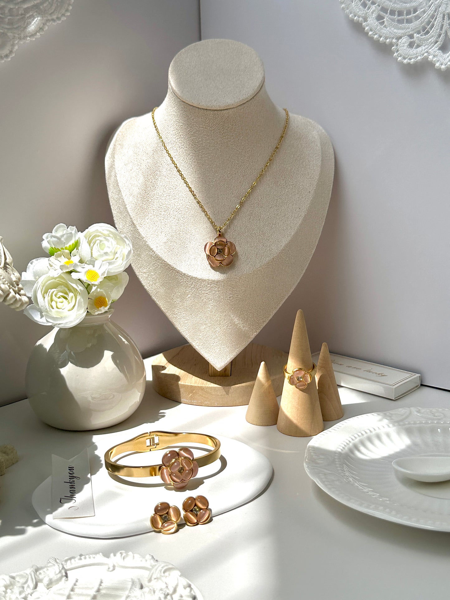 Fashion 4-piece Jewelry Set 18k Gold Stainless Steel Inlaid Gemstone Wide Open Bracelet Necklace Earrings Ring Set