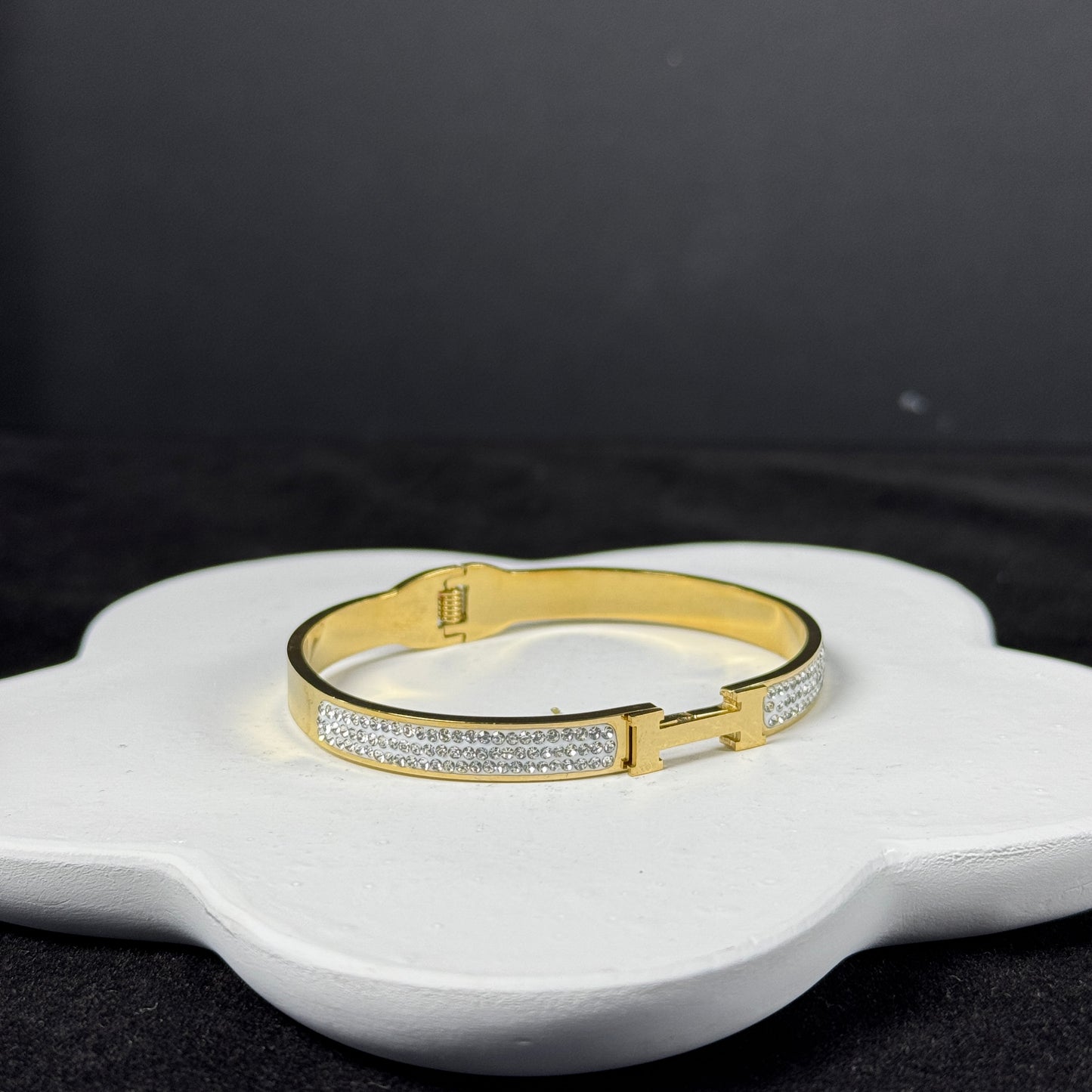 Classic titanium steel diamond inlaid bracelet, stainless steel minimalist accessory