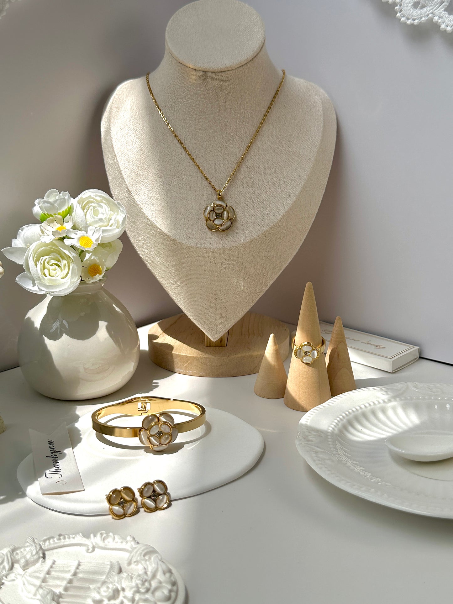 Fashion 4-piece Jewelry Set 18k Gold Stainless Steel Inlaid Gemstone Wide Open Bracelet Necklace Earrings Ring Set