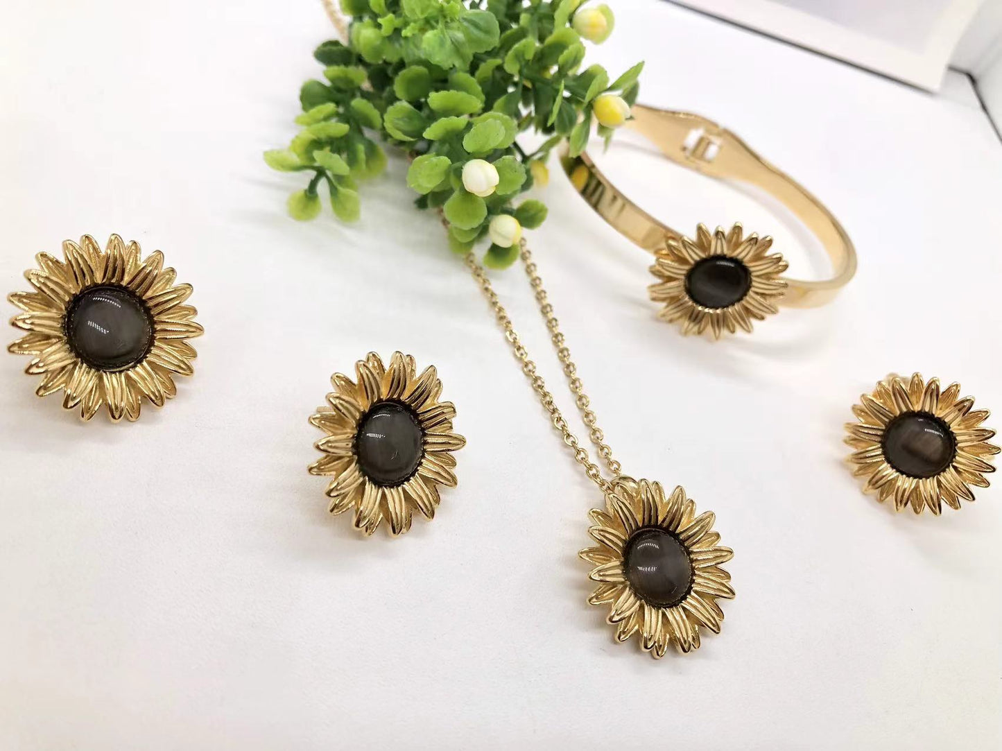 Fashion 4-piece Jewelry Set 18k Gold Stainless Steel Inlaid Gemstone Wide Open Bracelet Necklace Earrings Ring Set
