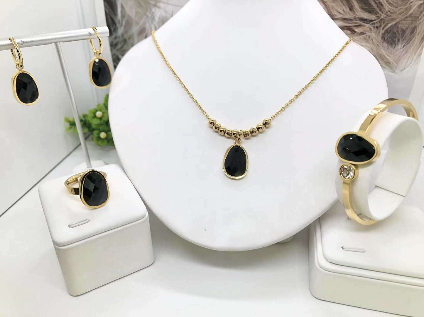 Fashion 4-piece Jewelry Set 18k Gold Stainless Steel Inlaid Gemstone Wide Open Bracelet Necklace Earrings Ring Set
