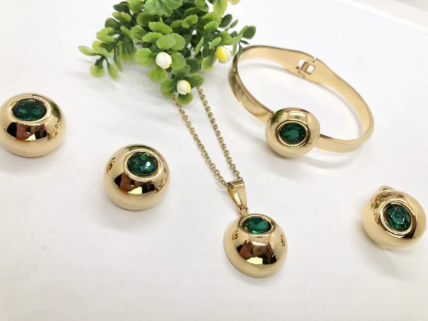 Fashion 4-piece Jewelry Set 18k Gold Stainless Steel Inlaid Gemstone Wide Open Bracelet Necklace Earrings Ring Set