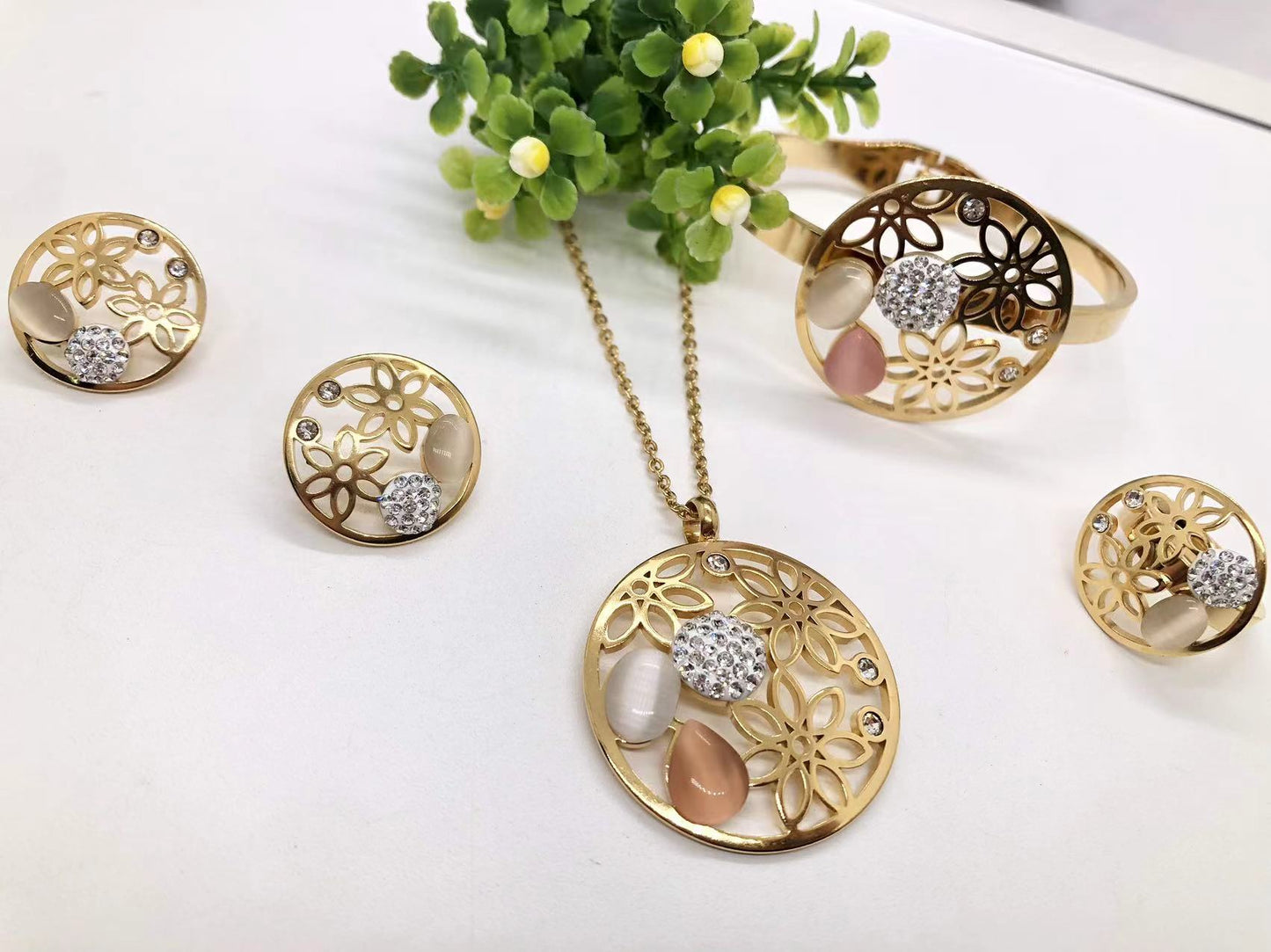 Fashion 4-piece Jewelry Set 18k Gold Stainless Steel Inlaid Gemstone Wide Open Bracelet Necklace Earrings Ring Set