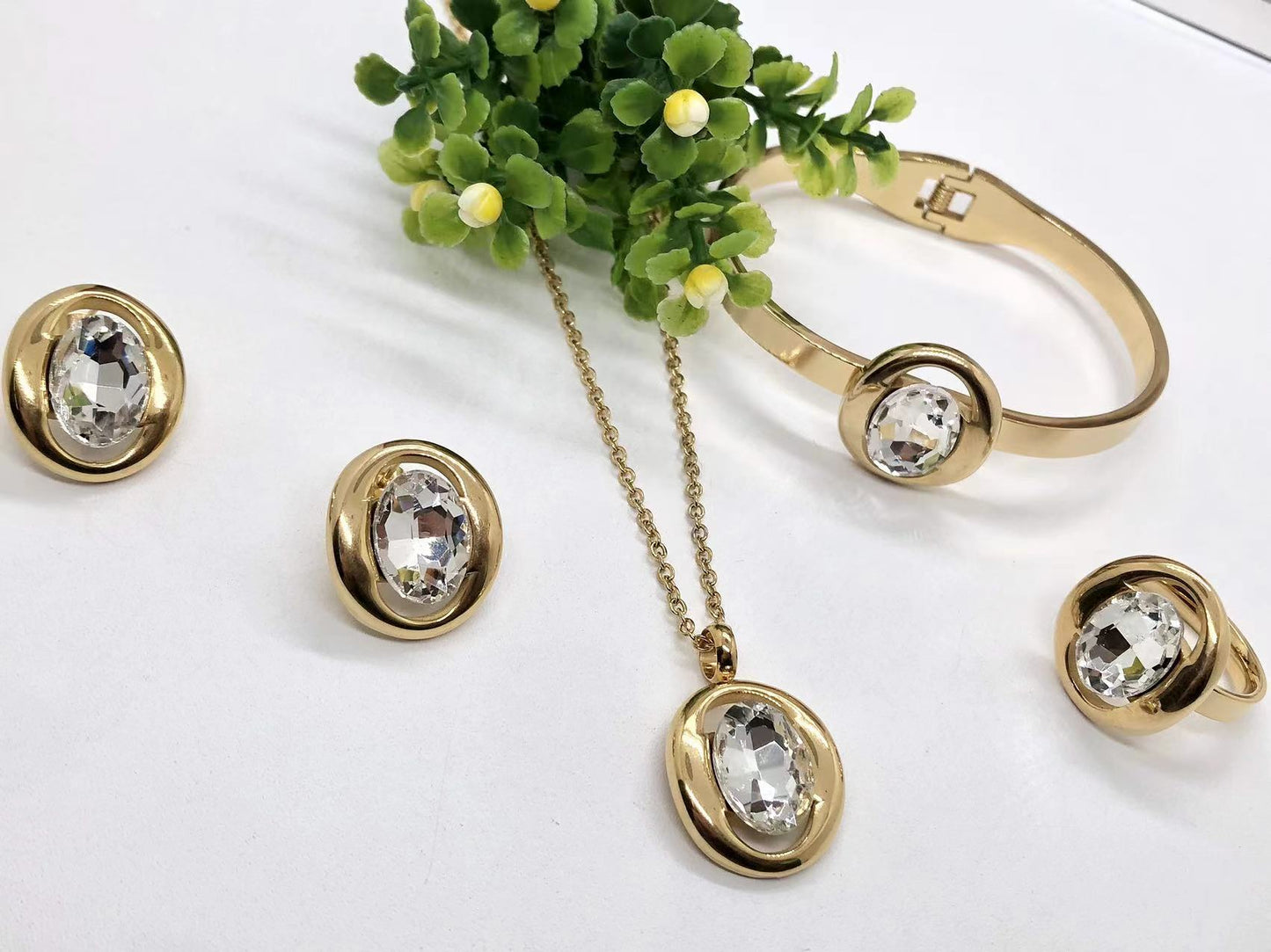 Fashion 4-piece Jewelry Set 18k Gold Stainless Steel Inlaid Gemstone Wide Open Bracelet Necklace Earrings Ring Set