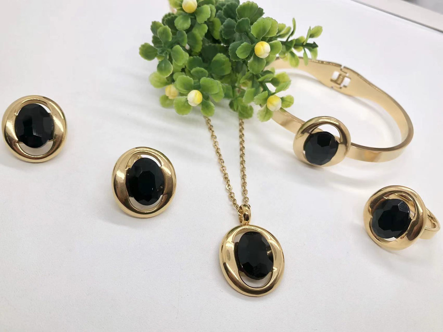 Fashion 4-piece Jewelry Set 18k Gold Stainless Steel Inlaid Gemstone Wide Open Bracelet Necklace Earrings Ring Set