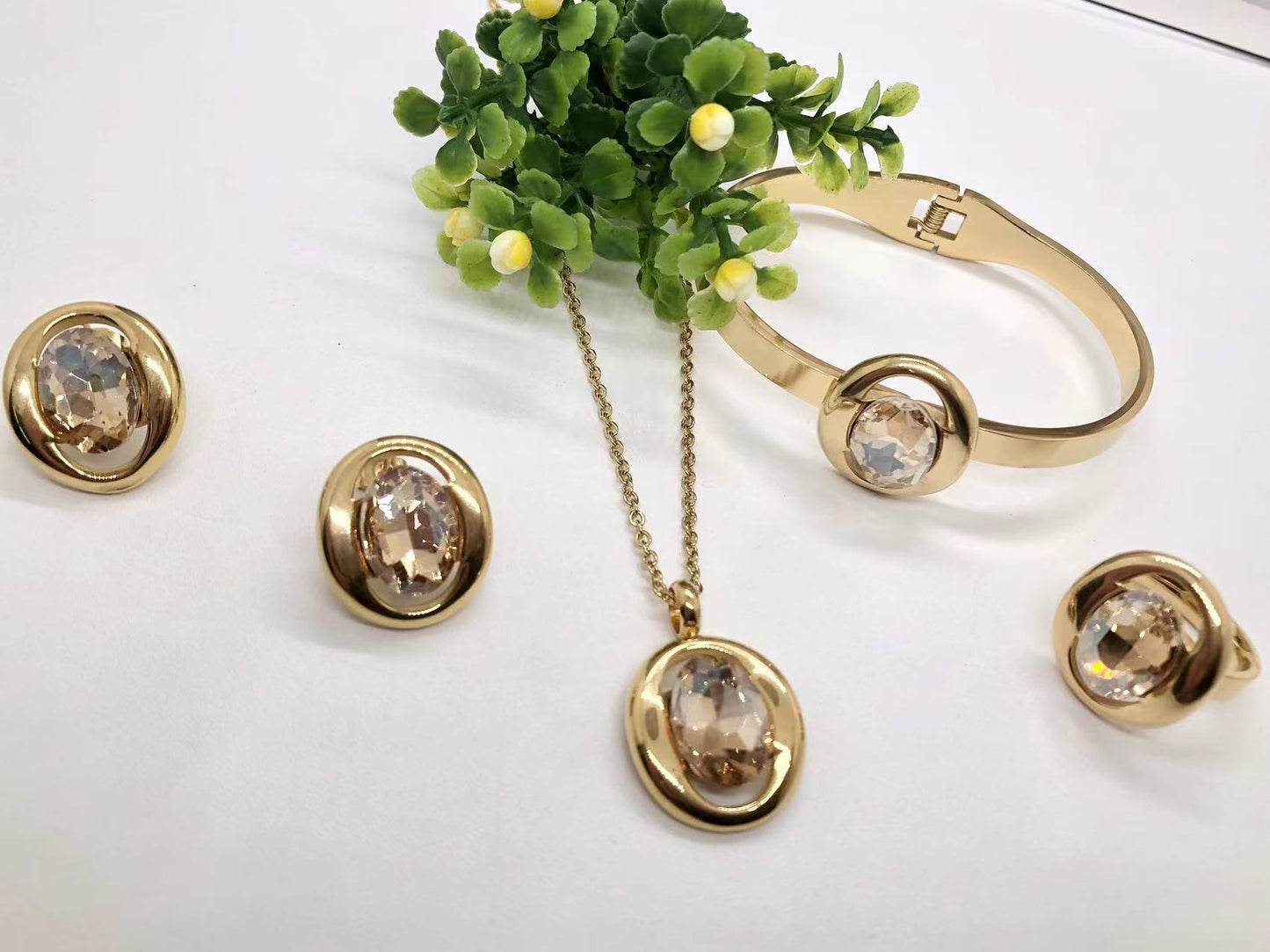 Fashion 4-piece Jewelry Set 18k Gold Stainless Steel Inlaid Gemstone Wide Open Bracelet Necklace Earrings Ring Set
