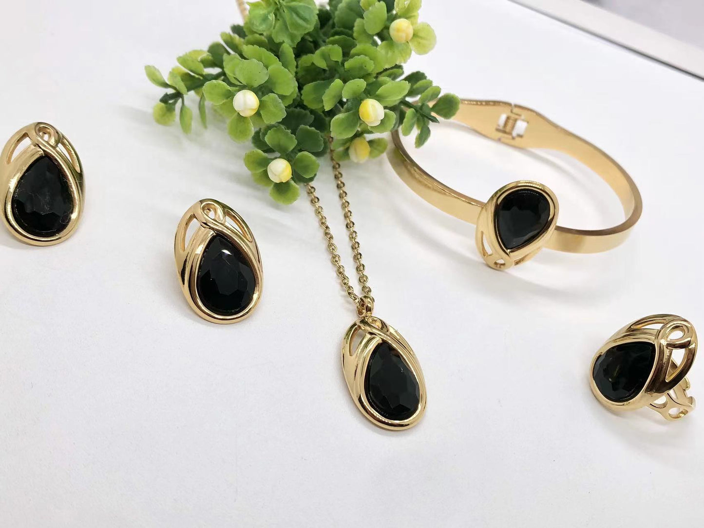 Fashion 4-piece Jewelry Set 18k Gold Stainless Steel Inlaid Gemstone Wide Open Bracelet Necklace Earrings Ring Set