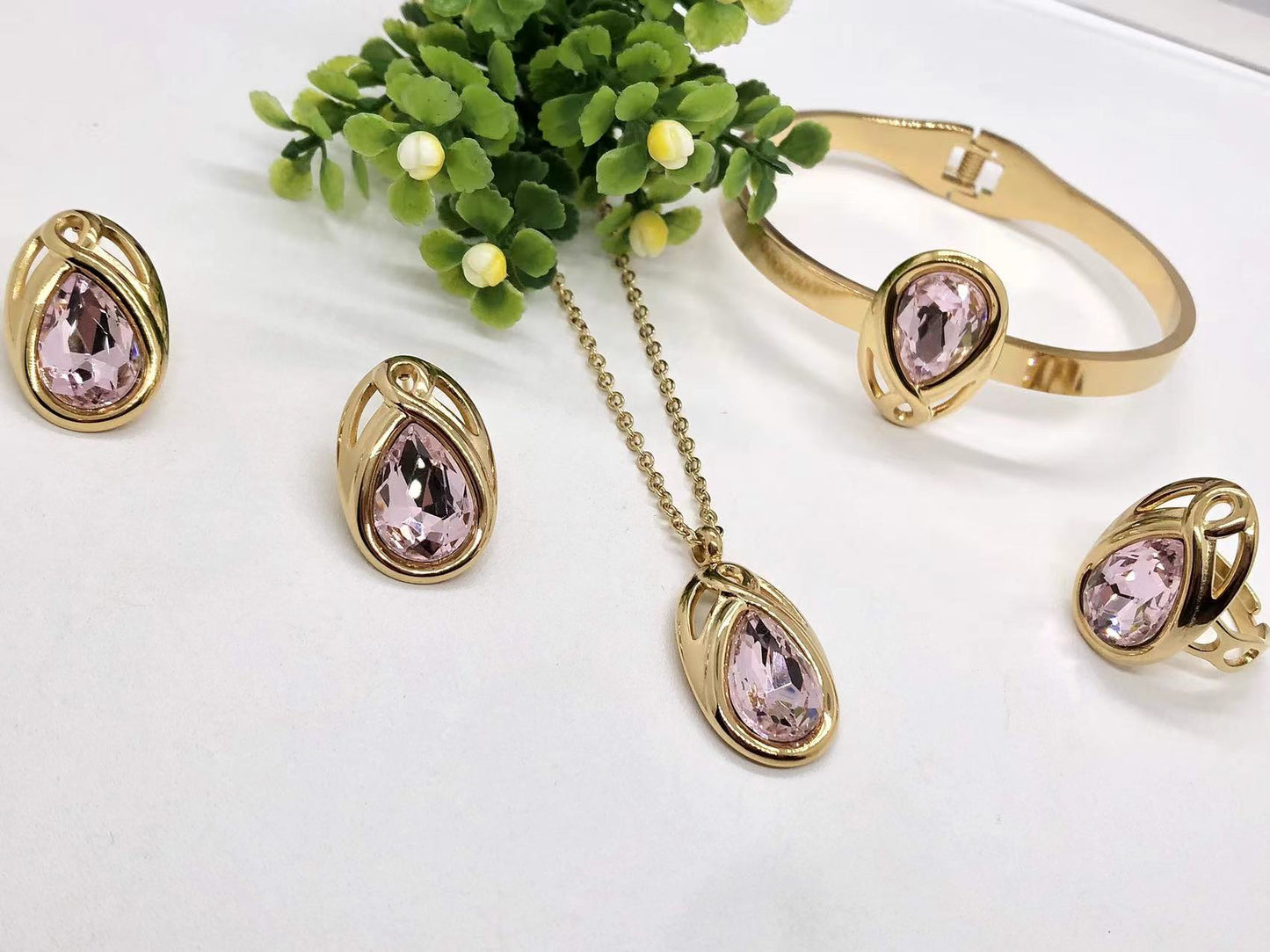 Fashion 4-piece Jewelry Set 18k Gold Stainless Steel Inlaid Gemstone Wide Open Bracelet Necklace Earrings Ring Set
