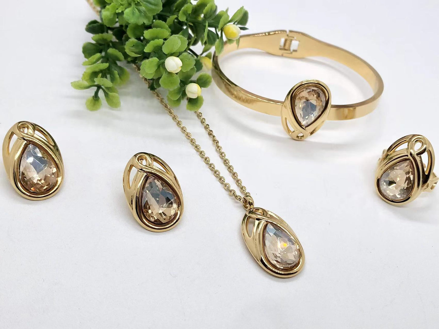 Fashion 4-piece Jewelry Set 18k Gold Stainless Steel Inlaid Gemstone Wide Open Bracelet Necklace Earrings Ring Set