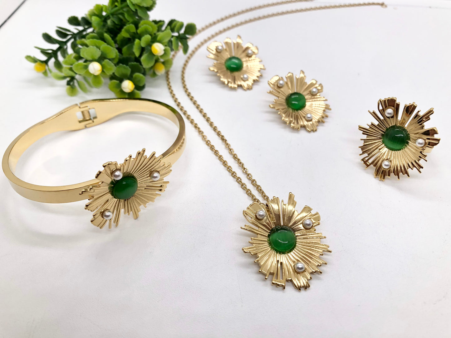 Fashion 4-piece Jewelry Set 18k Gold Stainless Steel Inlaid Gemstone Wide Open Bracelet Necklace Earrings Ring Set