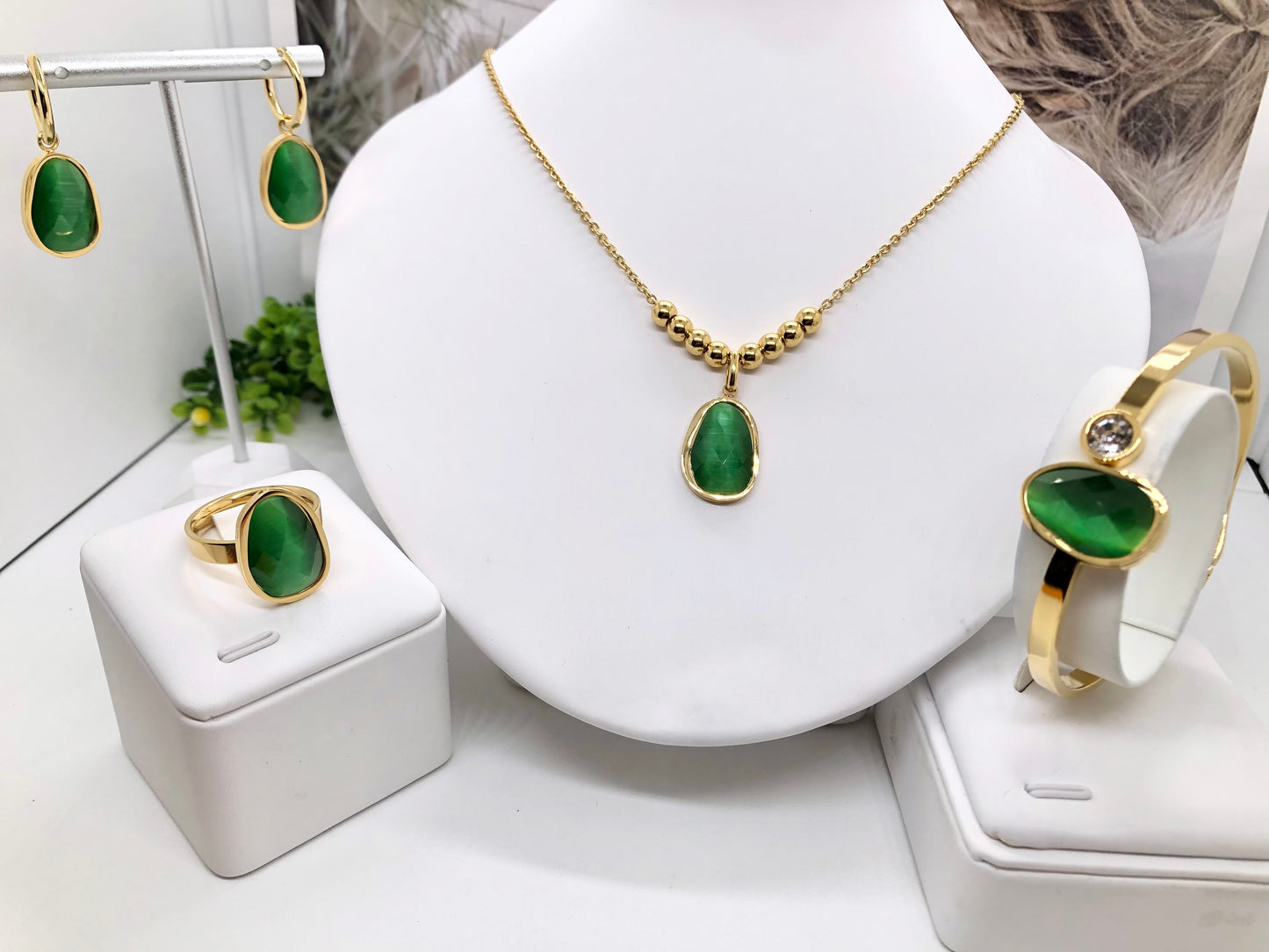 Fashion 4-piece Jewelry Set 18k Gold Stainless Steel Inlaid Gemstone Wide Open Bracelet Necklace Earrings Ring Set