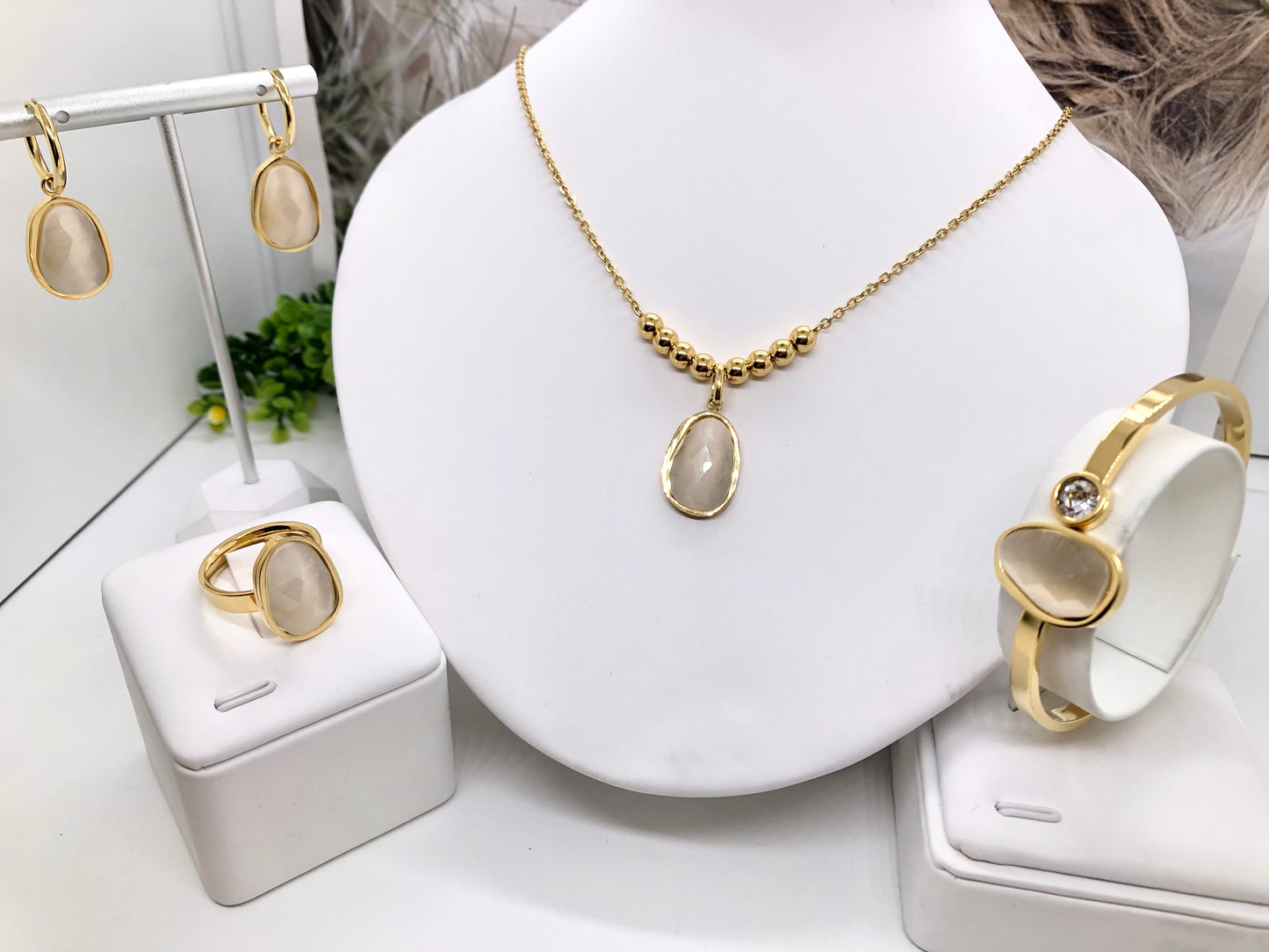 Fashion 4-piece Jewelry Set 18k Gold Stainless Steel Inlaid Gemstone Wide Open Bracelet Necklace Earrings Ring Set