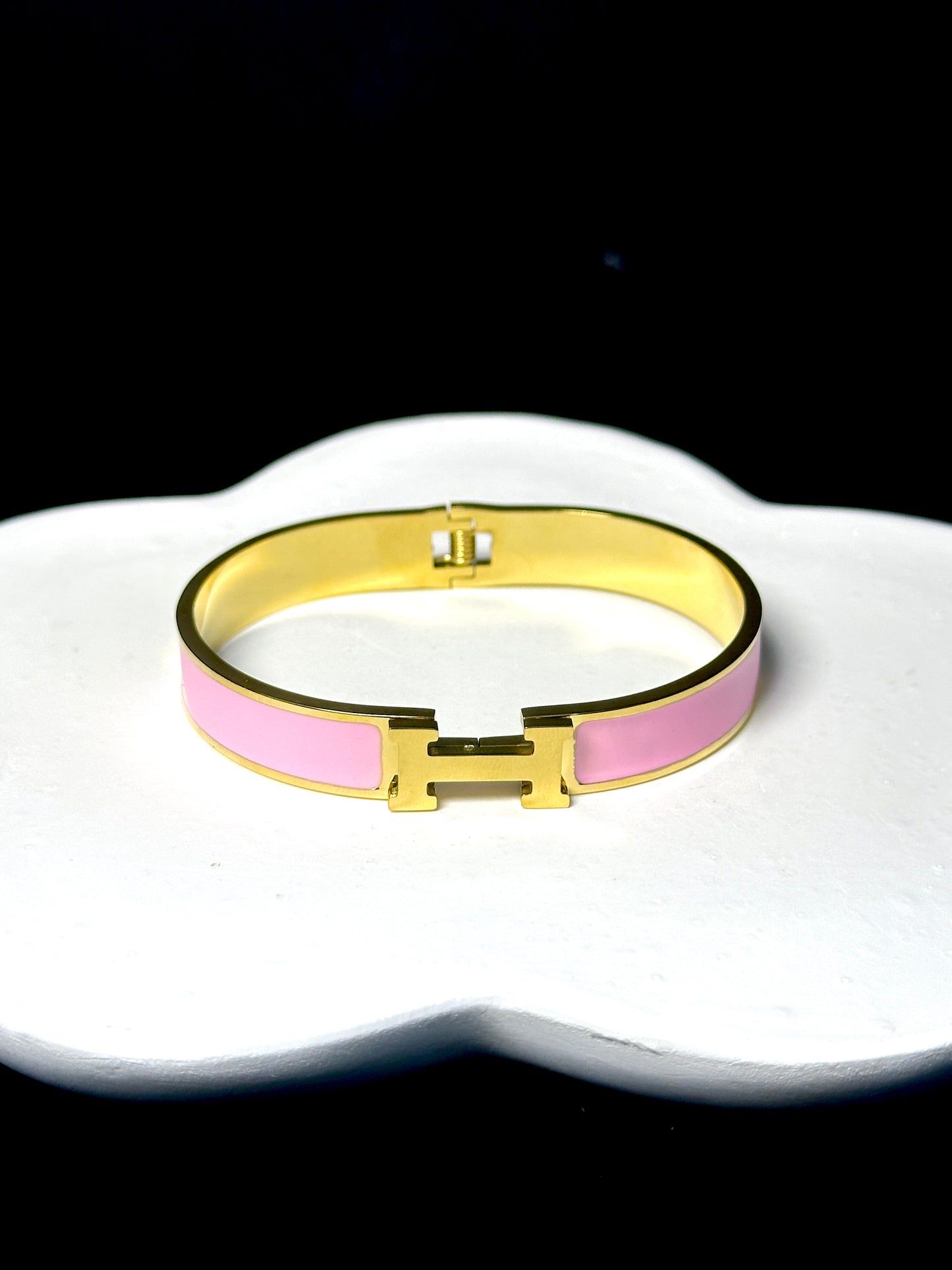Classic titanium steel diamond inlaid bracelet, stainless steel minimalist accessory