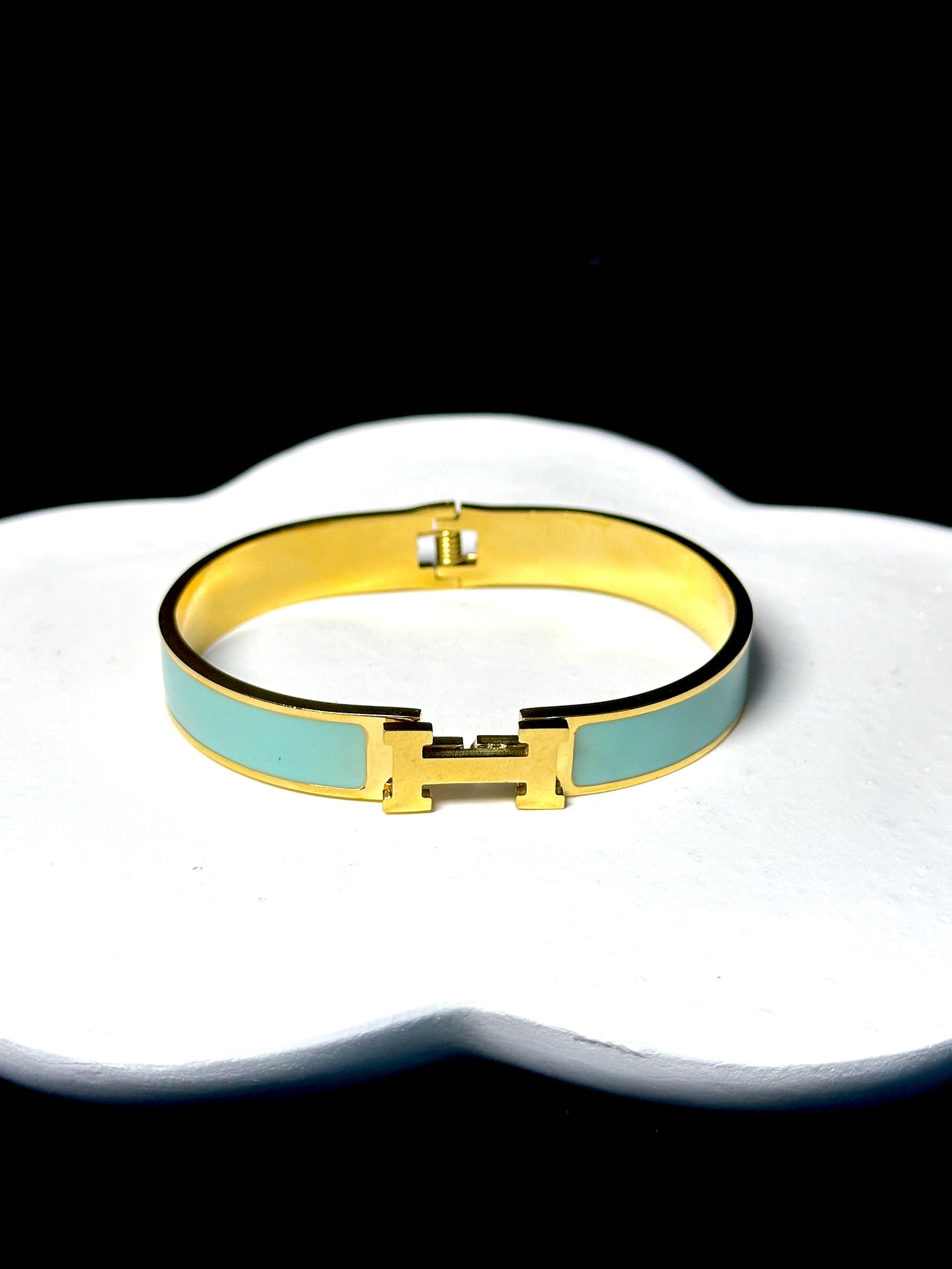 Classic titanium steel diamond inlaid bracelet, stainless steel minimalist accessory