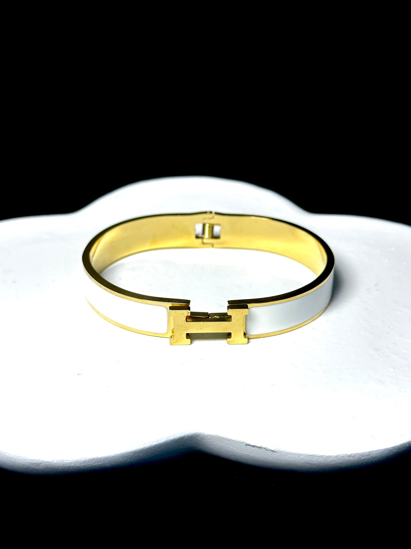 Classic titanium steel diamond inlaid bracelet, stainless steel minimalist accessory