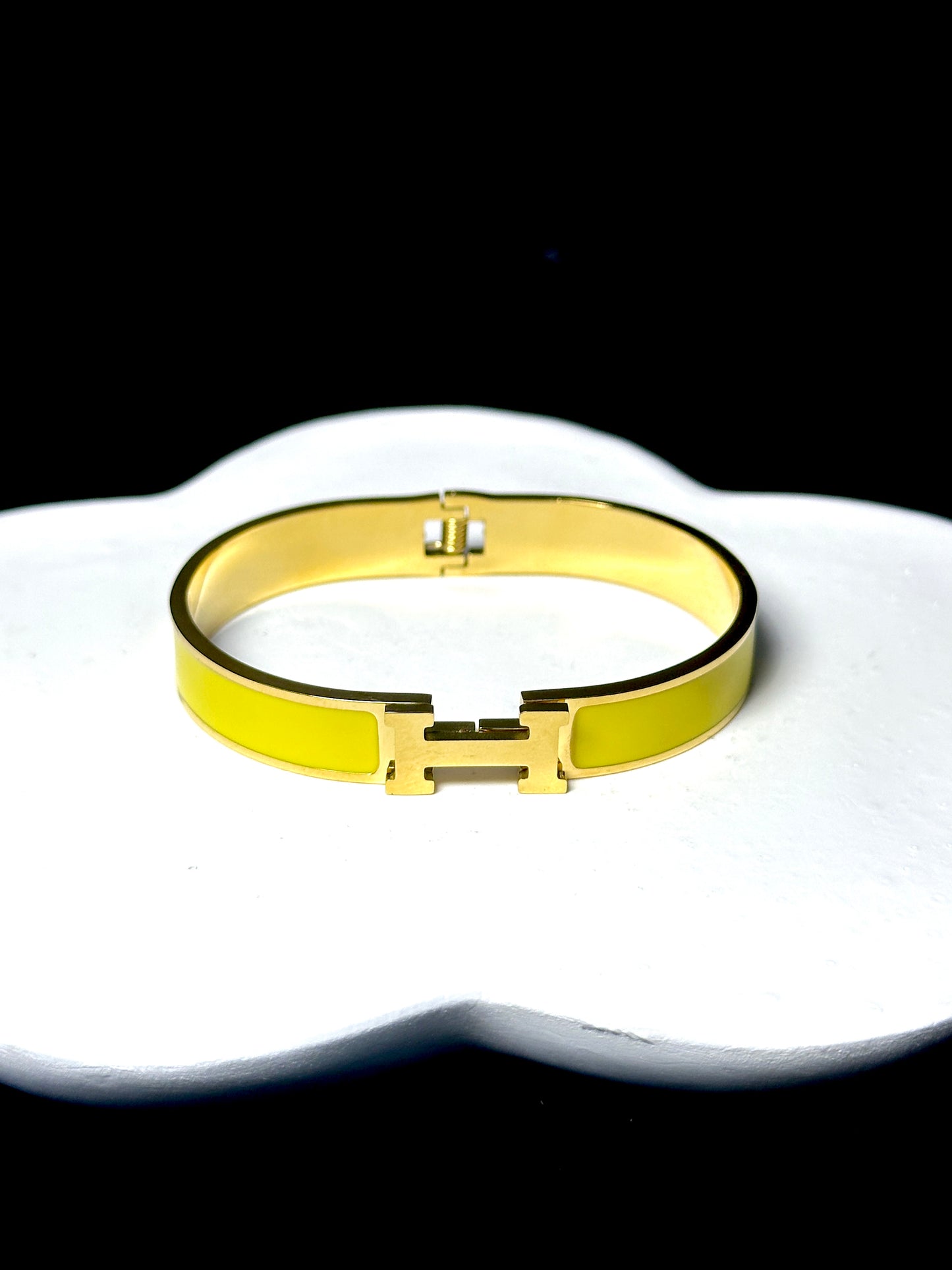 Classic titanium steel diamond inlaid bracelet, stainless steel minimalist accessory