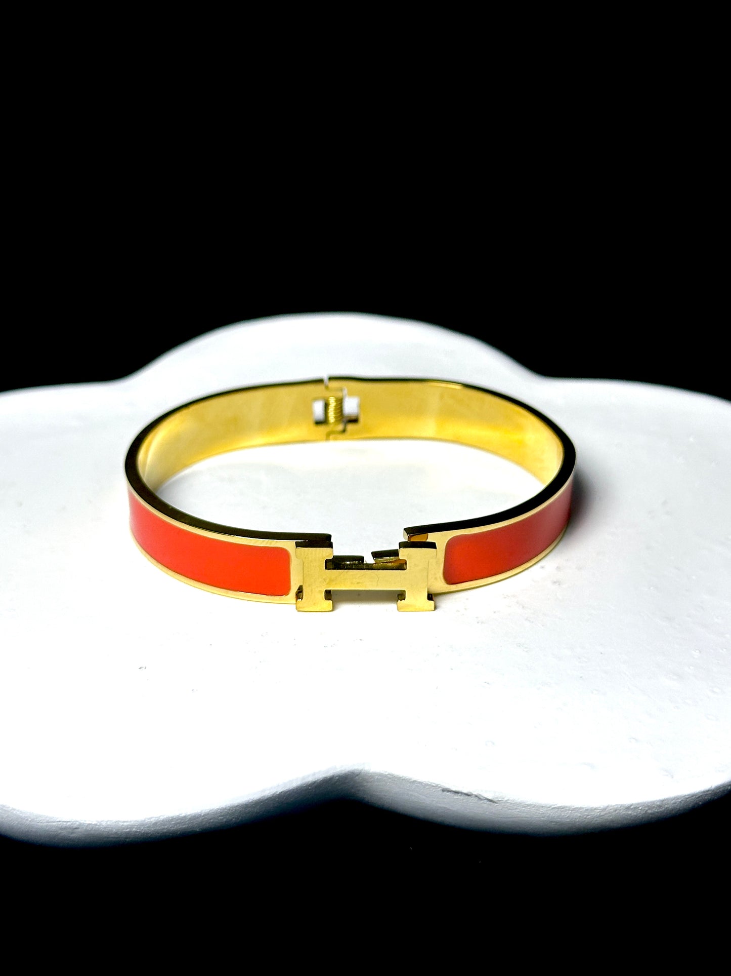 Classic titanium steel diamond inlaid bracelet, stainless steel minimalist accessory