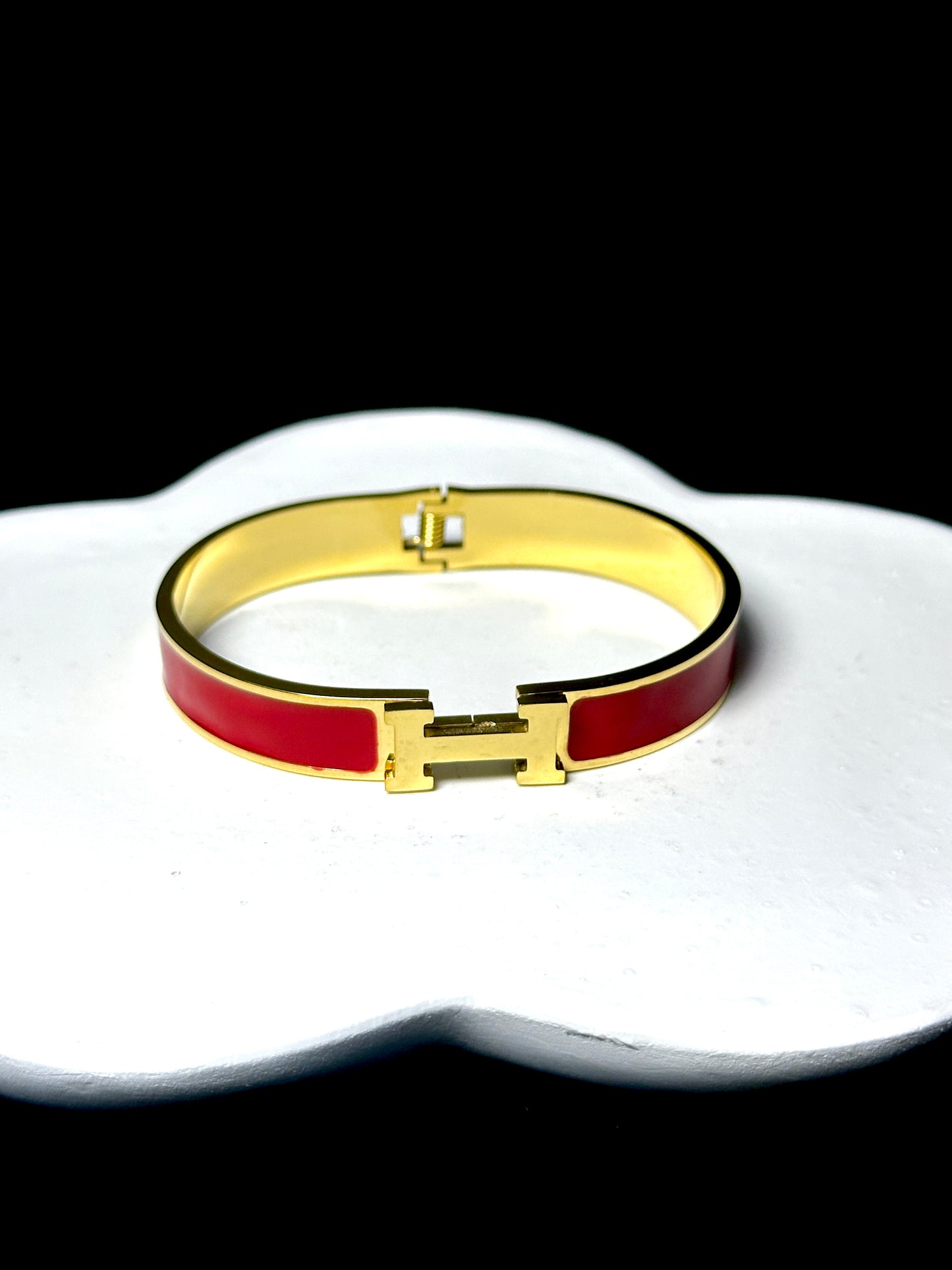 Classic titanium steel diamond inlaid bracelet, stainless steel minimalist accessory