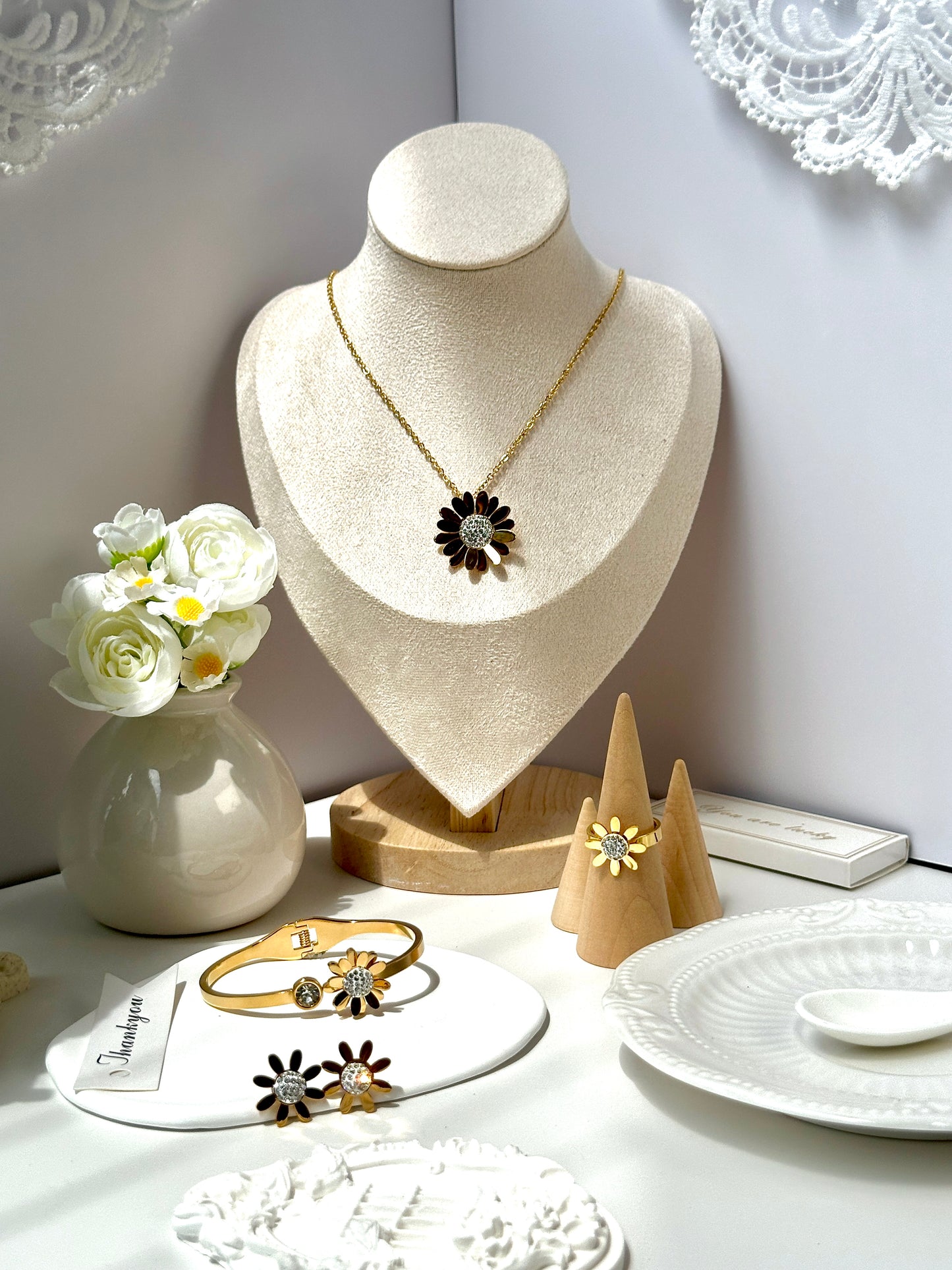 Fashion 4-piece Jewelry Set 18k Gold Stainless Steel Inlaid Gemstone Wide Open Bracelet Necklace Earrings Ring Set