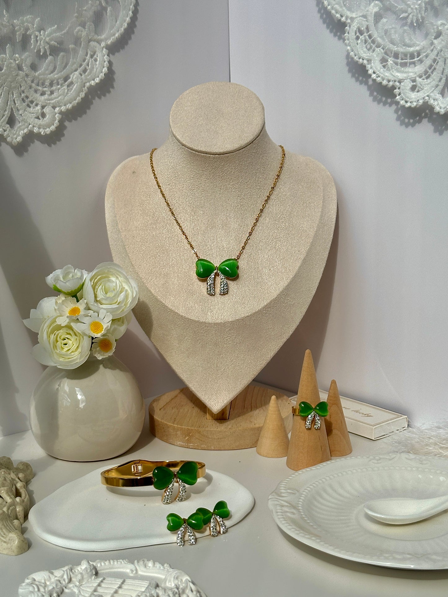 Explosive minimalist flower hollow pearl eye forest tie pure style necklace earrings ring titanium steel