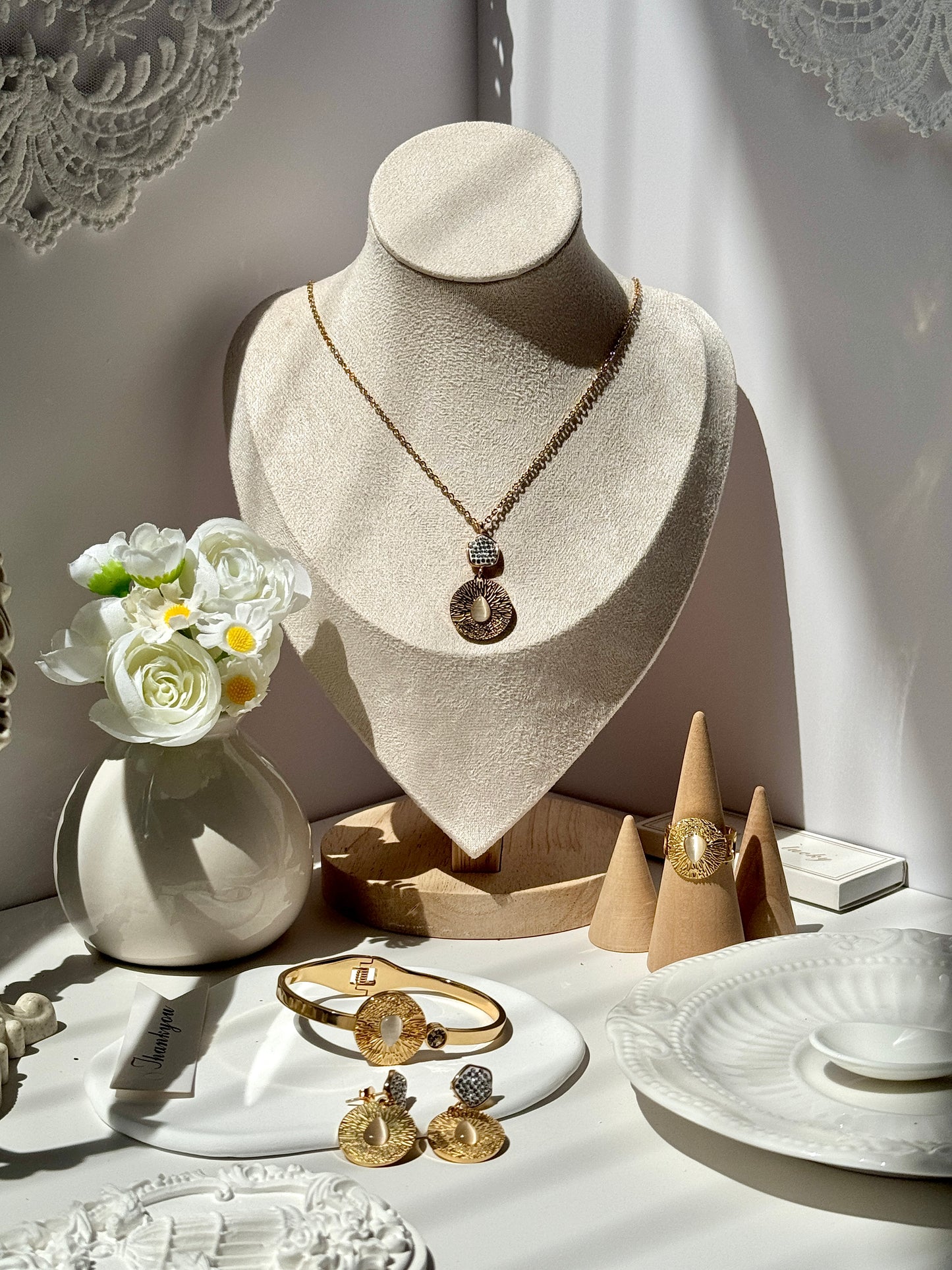 Fashion 4-piece Jewelry Set 18k Gold Stainless Steel Inlaid Gemstone Wide Open Bracelet Necklace Earrings Ring Set