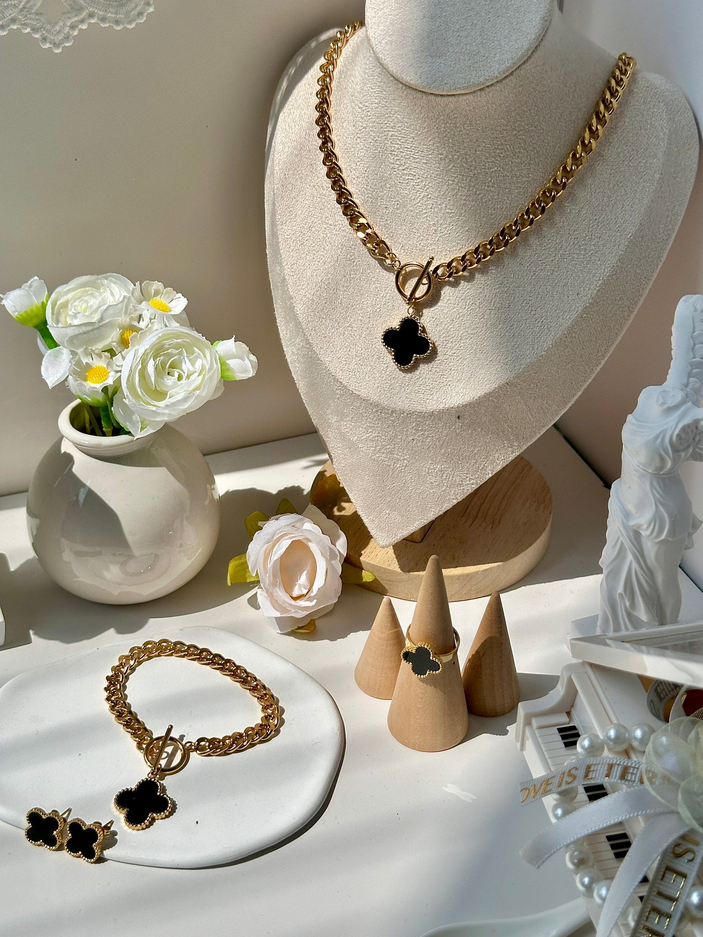 Fashion 4-piece Jewelry Set 18k Gold Stainless Steel Inlaid Gemstone Wide Open Bracelet Necklace Earrings Ring Set