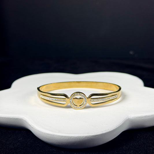 Vintage British style, niche personality, light luxury, geometric diamond inlaid design, versatile bracelet