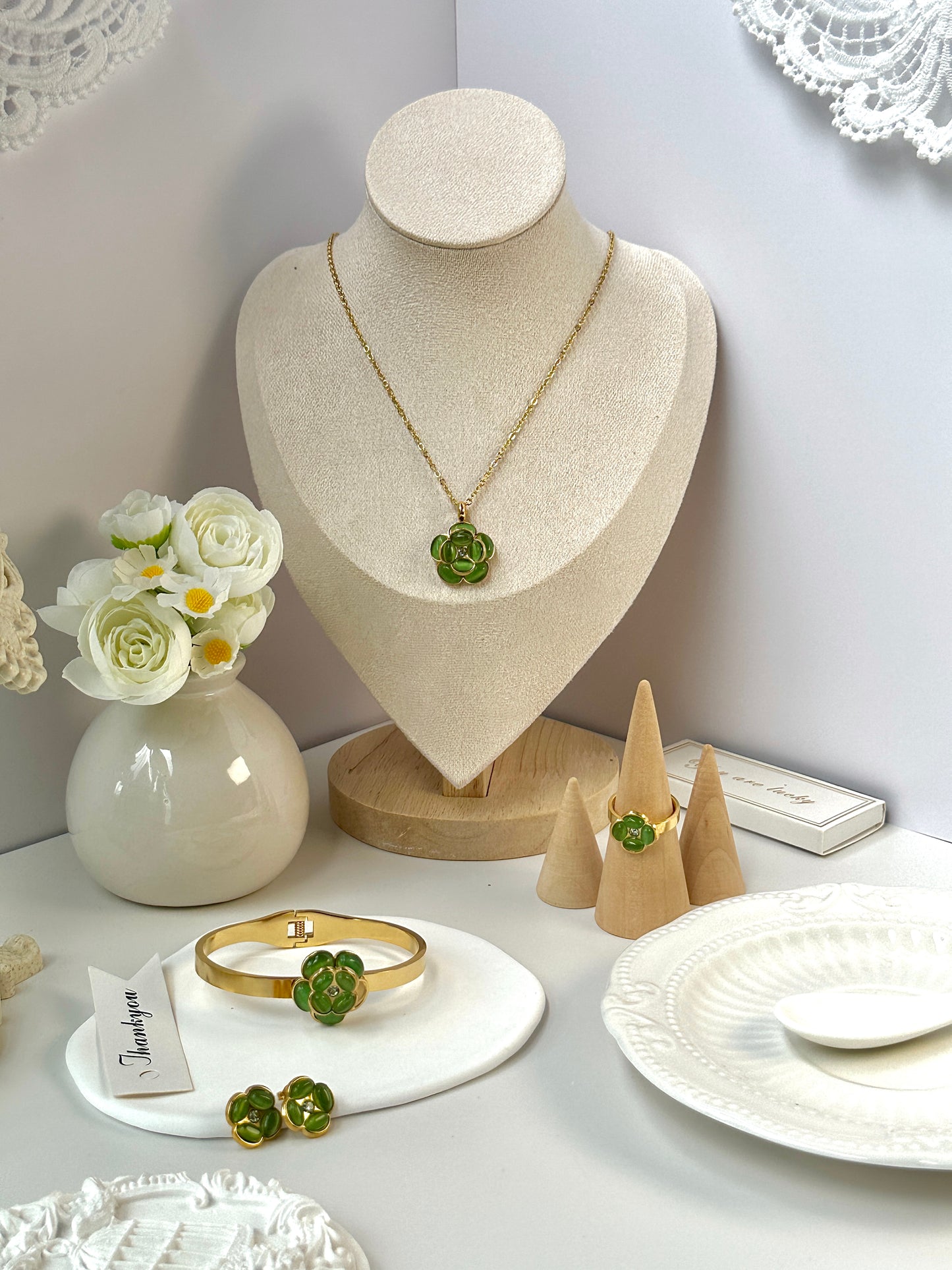 Fashion 4-piece Jewelry Set 18k Gold Stainless Steel Inlaid Gemstone Wide Open Bracelet Necklace Earrings Ring Set