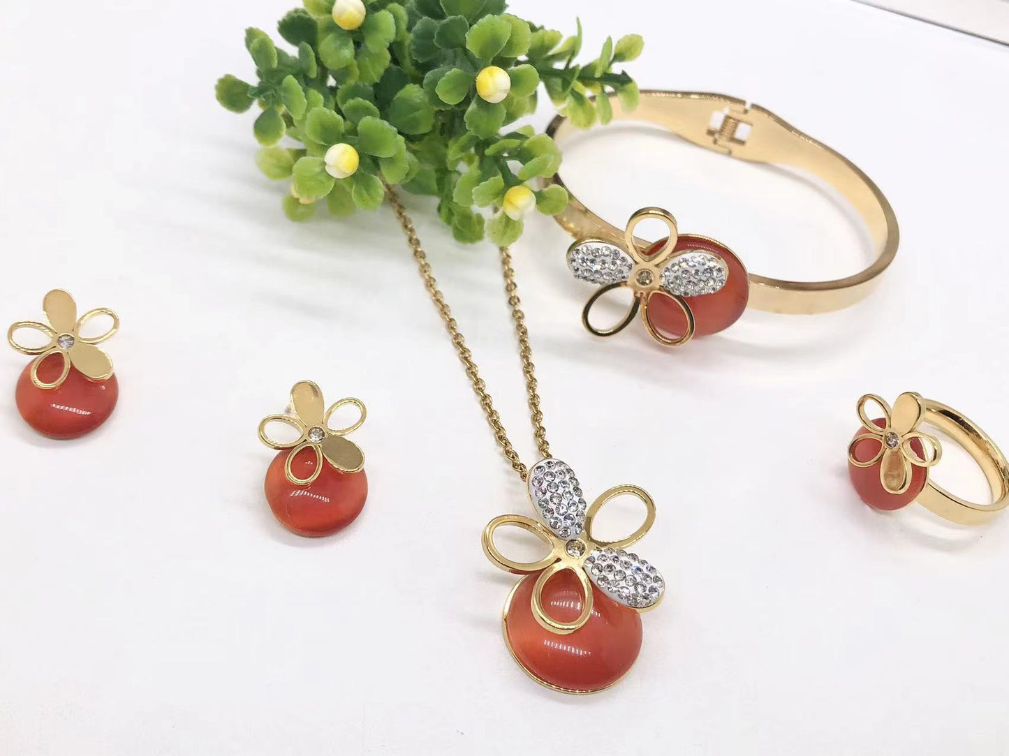 Fashion 4-piece Jewelry Set 18k Gold Stainless Steel Inlaid Gemstone Wide Open Bracelet Necklace Earrings Ring Set
